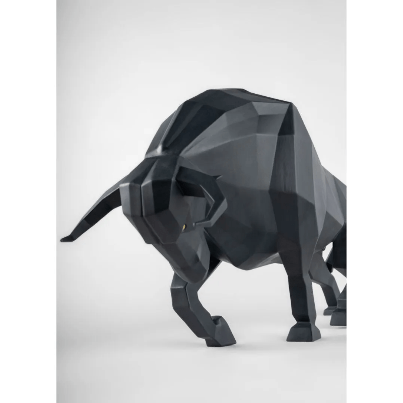 Lladro Inspiration Bull (matte black)