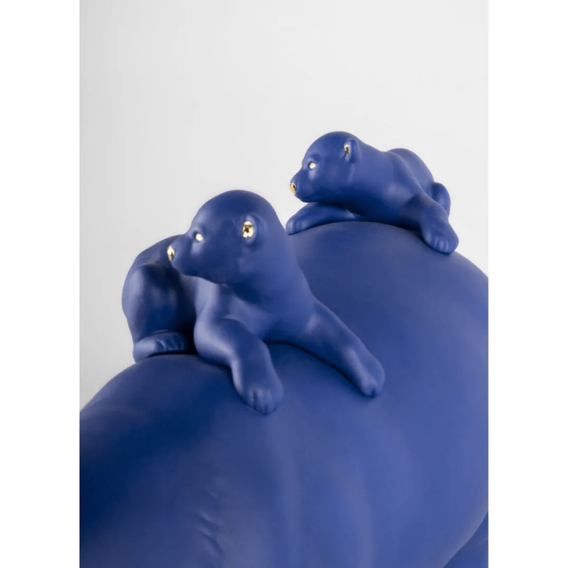 Lladro Inspiration Mummy Bear and Babies Blue Gold. Limited Edition