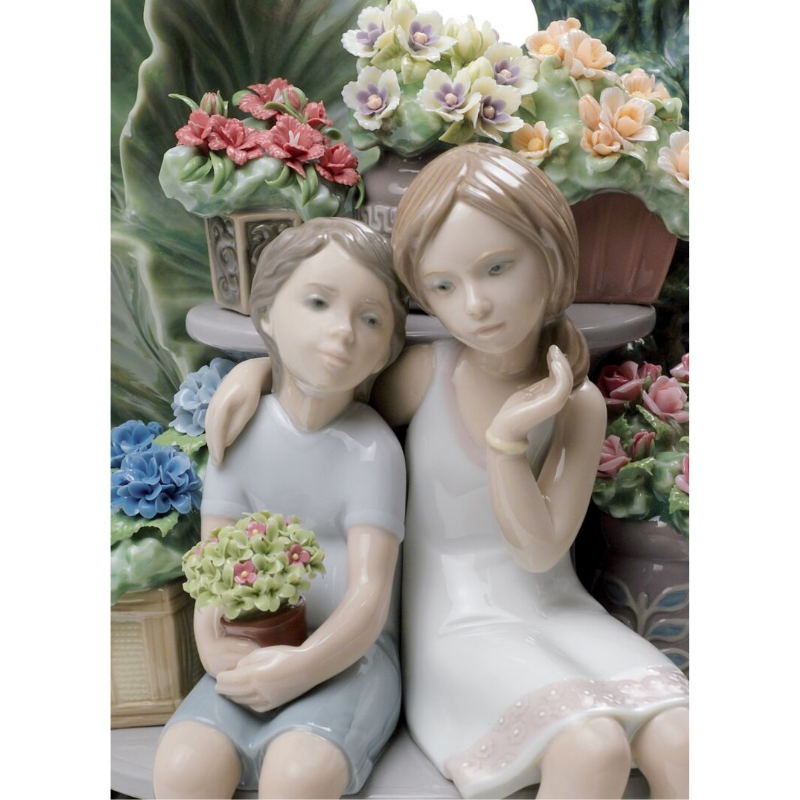 Lladro Inspiration Secrets in the Park (Limited Edition)