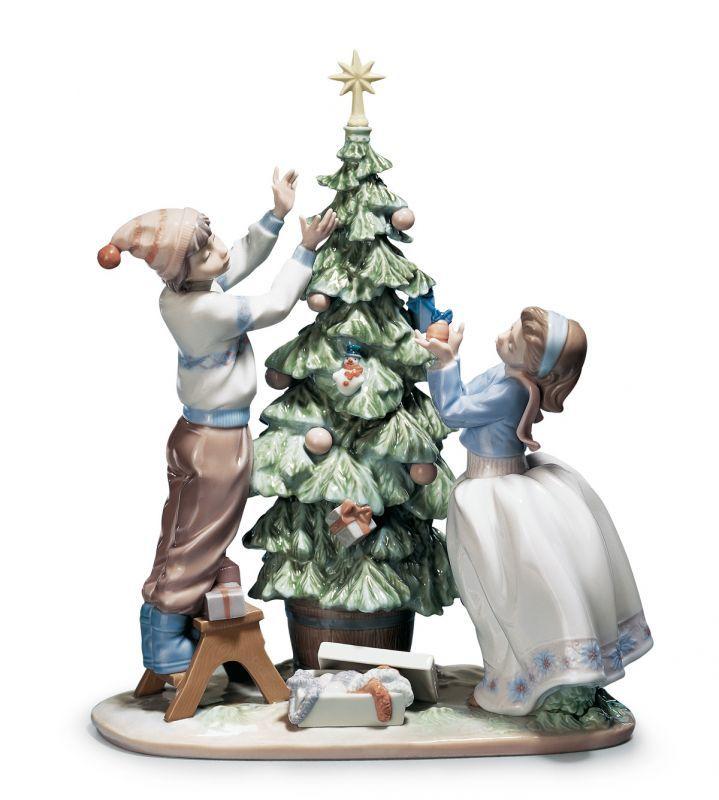 Lladro Home Accessories Default Trimming The Tree