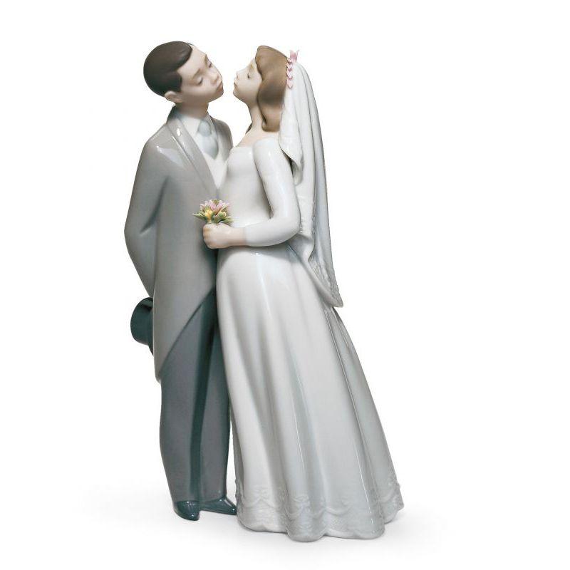 Lladro Inspiration Default A Kiss To Remember