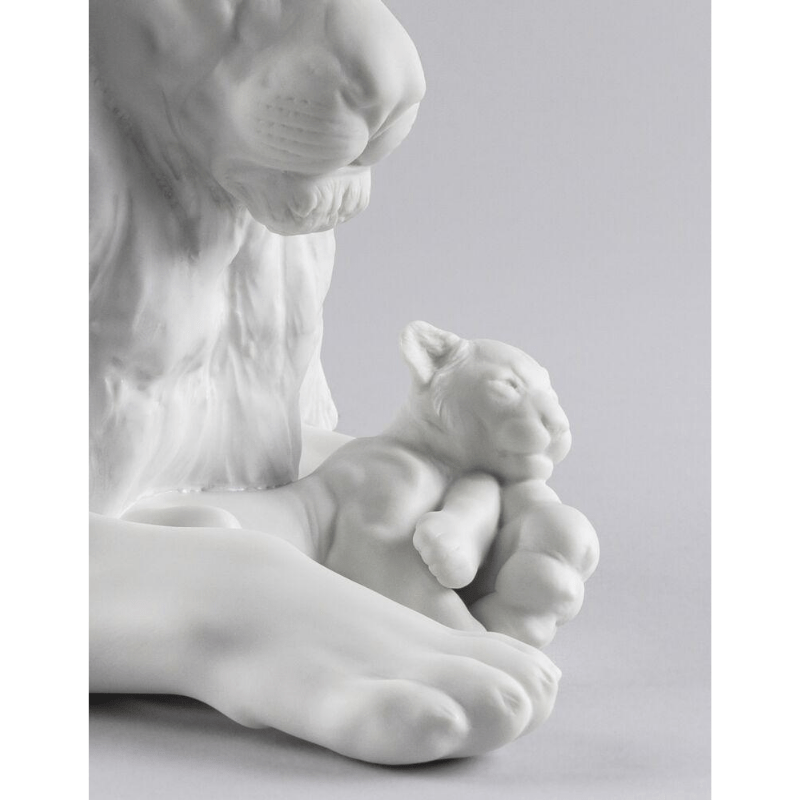Lladro Inspiration Default Lion with Cub Figurine