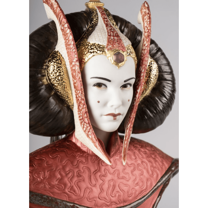 Lladro Inspiration Default Queen Amidala in the Throne Room. Limited Edition