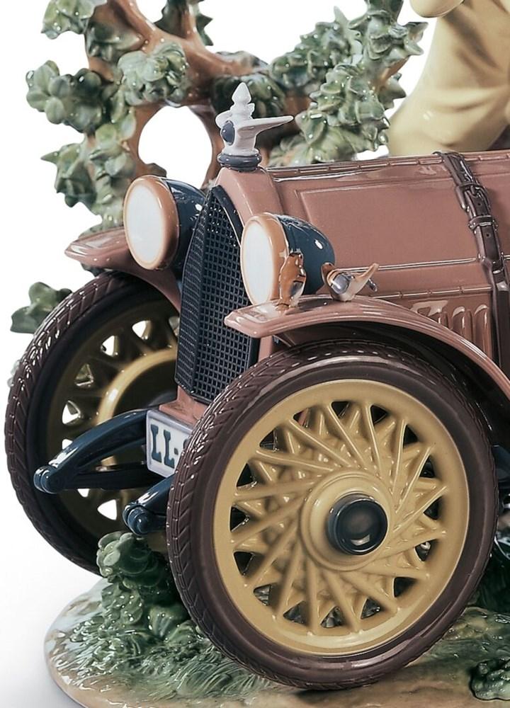 Lladro Inspiration Default Young Couple with Car Sculpture. Limited Edition