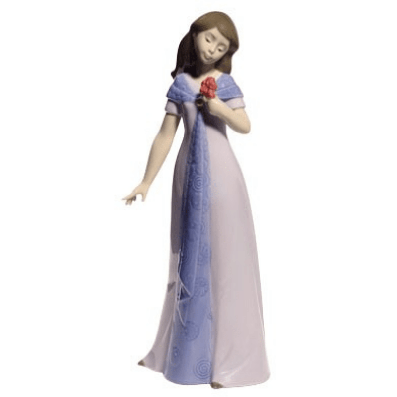 Lladro Nao Elegant Pose (Special Edition)